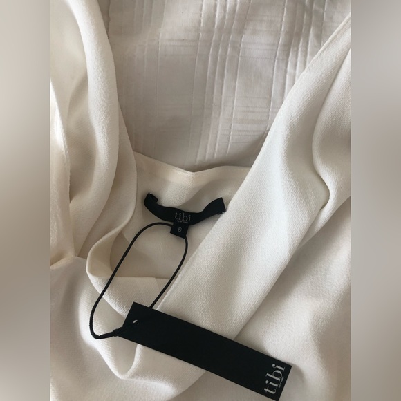 Tibi V neck Sleeveless tunic - Picture 2 of 5